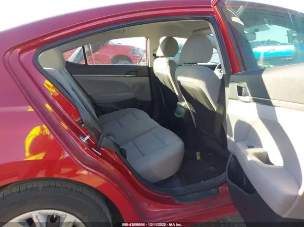 KMHD74LFXJU590377 2018 HYUNDAI ELANTRA - Image 8