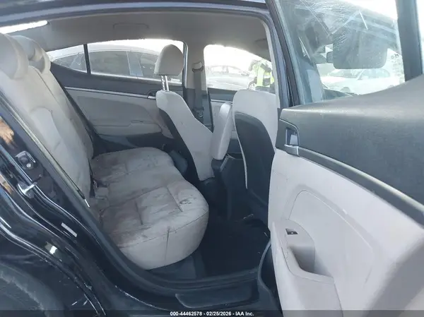 KMHD74LFXJU597619 2018 HYUNDAI ELANTRA - Image 8