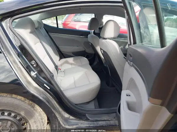 KMHD74LFXJU628187 2018 HYUNDAI ELANTRA - Image 8