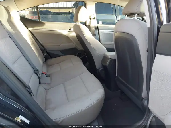 KMHD74LFXKU761887 2019 HYUNDAI ELANTRA - Image 8