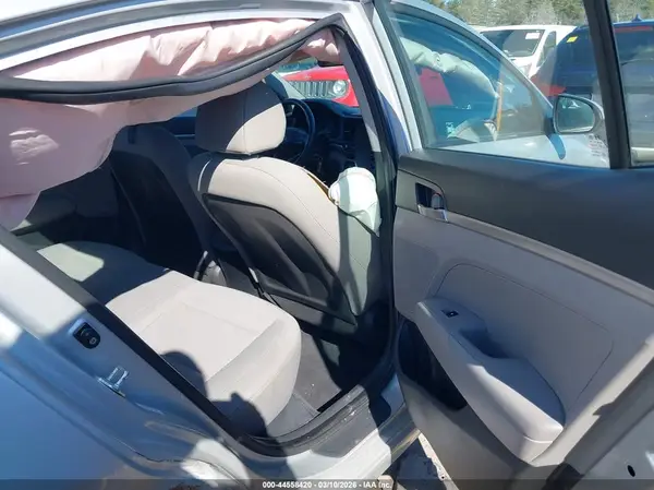 KMHD74LFXKU791066 2019 HYUNDAI ELANTRA - Image 8