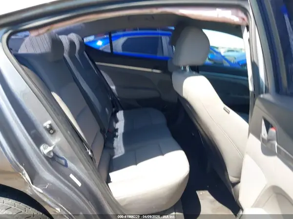 KMHD74LFXKU827774 2019 HYUNDAI ELANTRA - Image 8