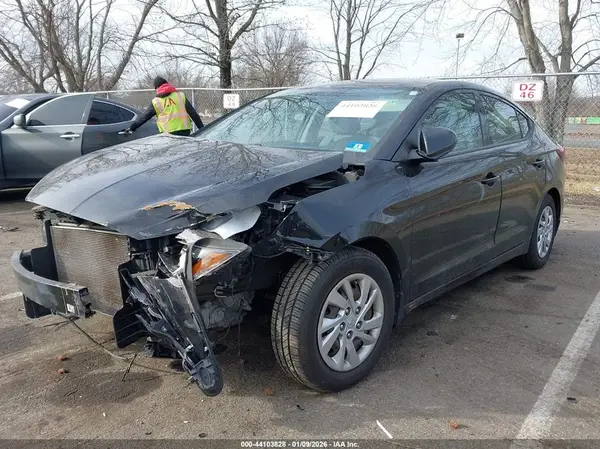 KMHD74LFXLU979619 2020 HYUNDAI ELANTRA - Image 2