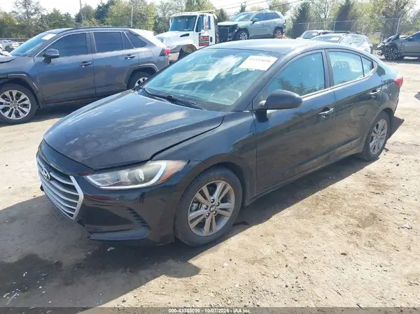 KMHD84LF0HU060457 2017 HYUNDAI ELANTRA - Image 2