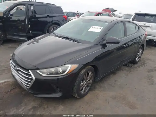 KMHD84LF0HU060460 2017 HYUNDAI ELANTRA - Image 2