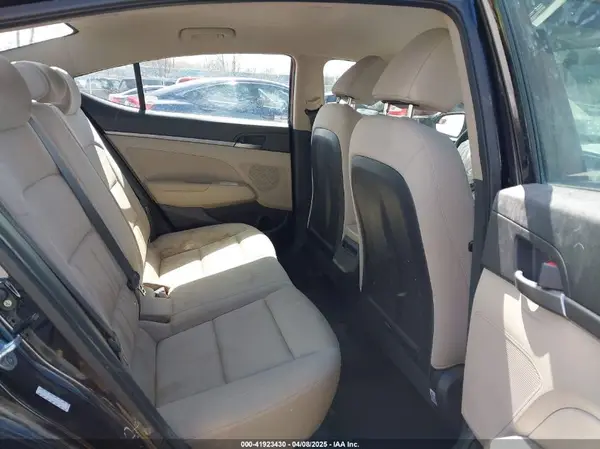 KMHD84LF0HU065657 2017 HYUNDAI ELANTRA - Image 8