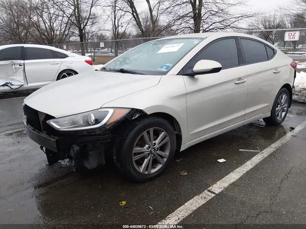 KMHD84LF0HU069028 2017 HYUNDAI ELANTRA - Image 2