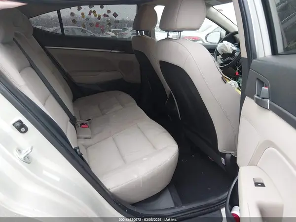 KMHD84LF0HU069028 2017 HYUNDAI ELANTRA - Image 8