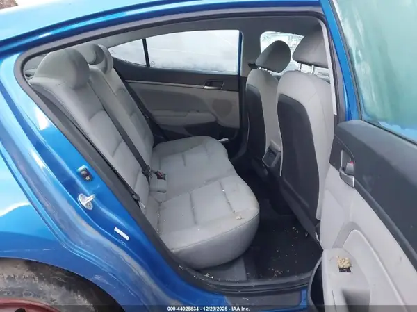 KMHD84LF0HU070888 2017 HYUNDAI ELANTRA - Image 8