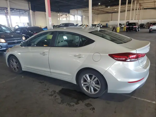 KMHD84LF0HU102531 2017 HYUNDAI ELANTRA - Image 2