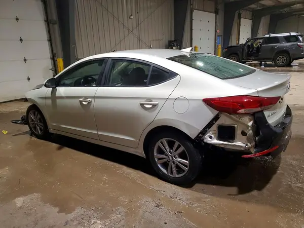 KMHD84LF0HU102688 2017 HYUNDAI ELANTRA - Image 2