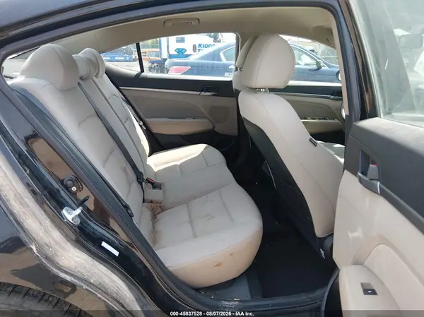 KMHD84LF0HU104005 2017 HYUNDAI ELANTRA - Image 8