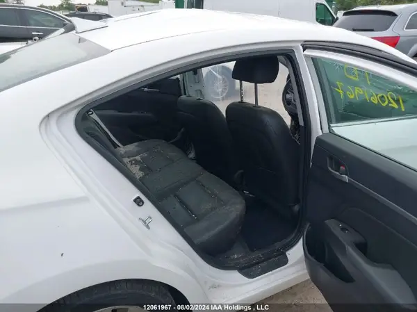 KMHD84LF0HU111004 2017 HYUNDAI ELANTRA - Image 8