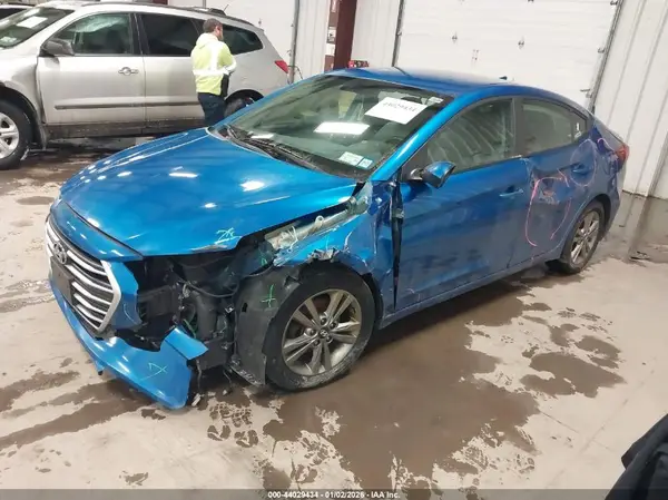 KMHD84LF0HU142110 2017 HYUNDAI ELANTRA - Image 2