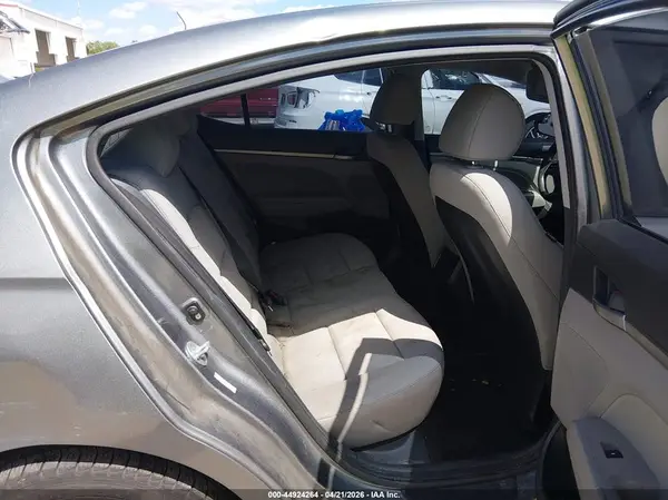 KMHD84LF0HU151826 2017 HYUNDAI ELANTRA - Image 8