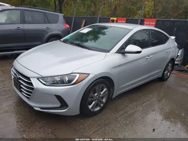 KMHD84LF0HU153575 2017 HYUNDAI ELANTRA - Image 2