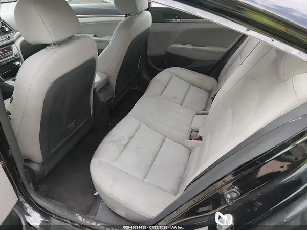 KMHD84LF0HU155892 2017 HYUNDAI ELANTRA - Image 8