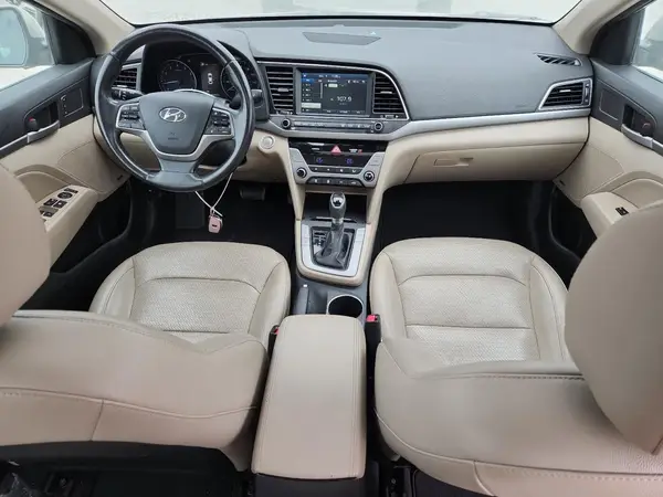 KMHD84LF0HU164768 2017 HYUNDAI ELANTRA - Image 8