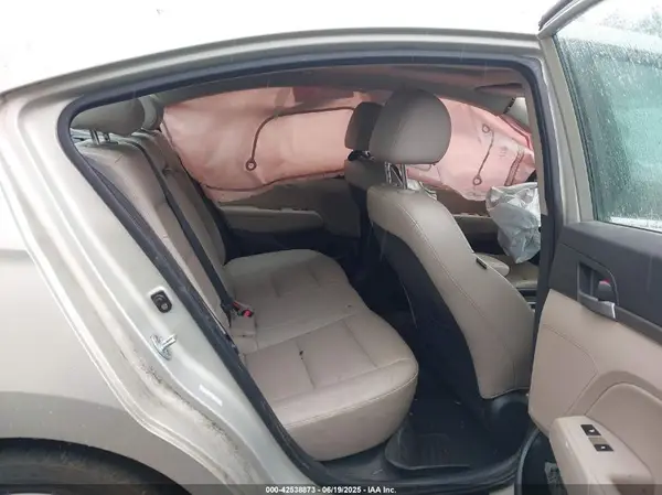 KMHD84LF0HU176645 2017 HYUNDAI ELANTRA - Image 8