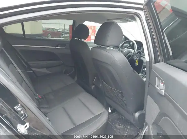KMHD84LF0HU182302 2017 HYUNDAI ELANTRA - Image 8