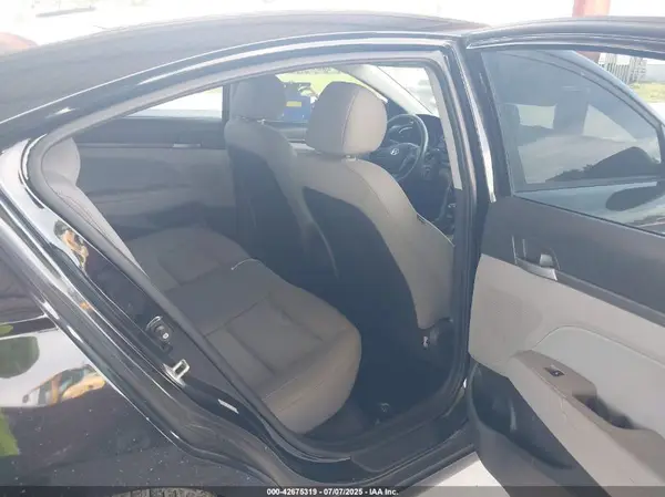 KMHD84LF0HU182848 2017 HYUNDAI ELANTRA - Image 8