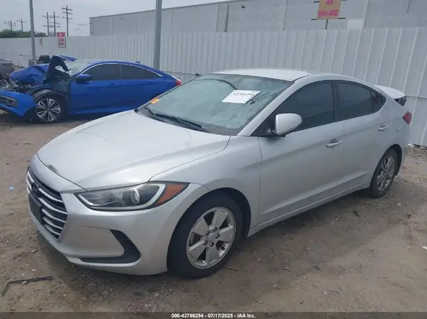 KMHD84LF0HU182977 2017 HYUNDAI ELANTRA - Image 2