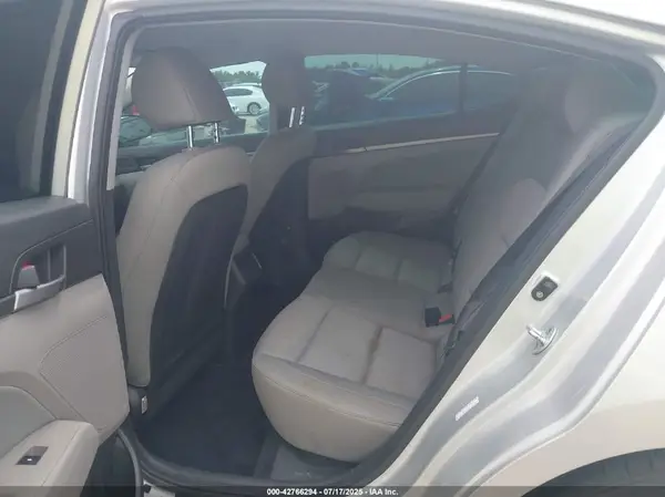 KMHD84LF0HU182977 2017 HYUNDAI ELANTRA - Image 8