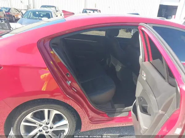 KMHD84LF0HU196040 2017 HYUNDAI ELANTRA - Image 8