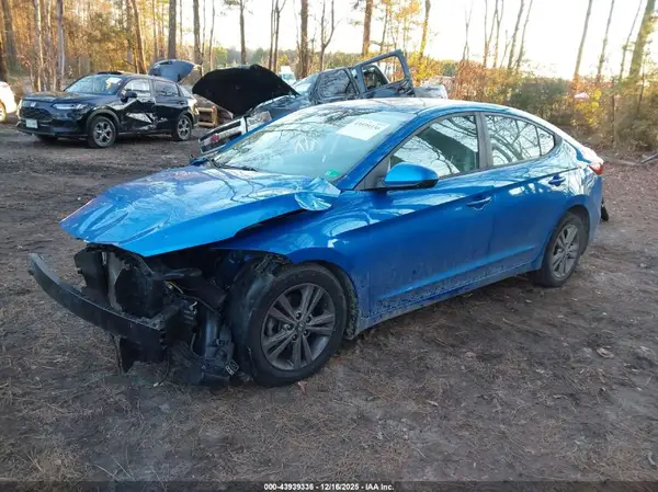 KMHD84LF0HU224774 2017 HYUNDAI ELANTRA - Image 2