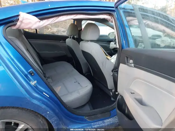 KMHD84LF0HU224774 2017 HYUNDAI ELANTRA - Image 8