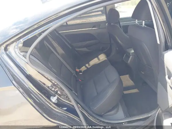 KMHD84LF0HU232602 2017 HYUNDAI ELANTRA - Image 8