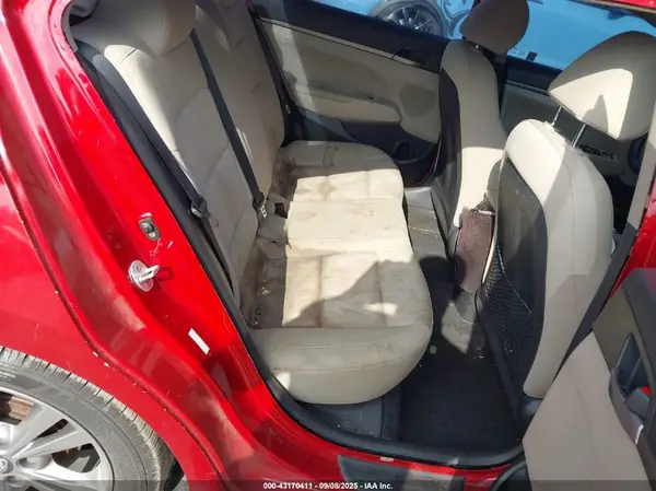 KMHD84LF0HU237508 2017 HYUNDAI ELANTRA - Image 8