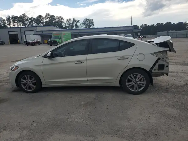 KMHD84LF0HU237542 2017 HYUNDAI ELANTRA - Image 2