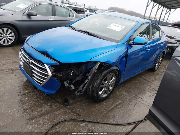 KMHD84LF0HU241588 2017 HYUNDAI ELANTRA - Image 2