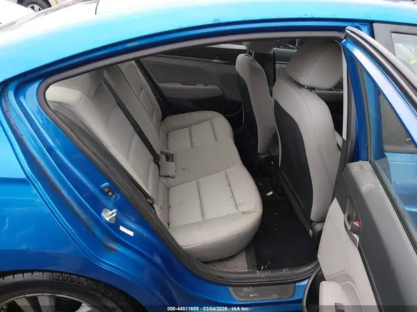 KMHD84LF0HU241588 2017 HYUNDAI ELANTRA - Image 8