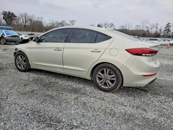 KMHD84LF0HU245348 2017 HYUNDAI ELANTRA - Image 2
