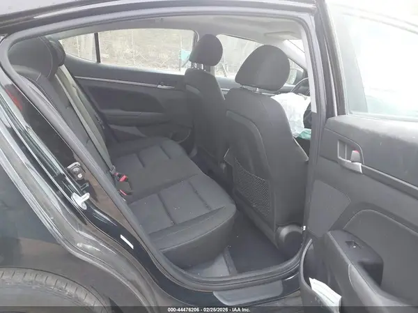KMHD84LF0HU249884 2017 HYUNDAI ELANTRA - Image 8
