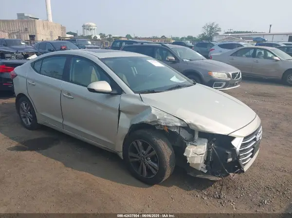 KMHD84LF0HU255099 2017 HYUNDAI ELANTRA - Image 1