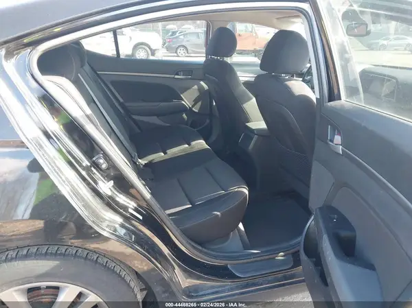KMHD84LF0HU272615 2017 HYUNDAI ELANTRA - Image 8