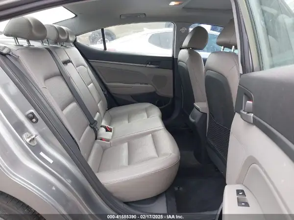 KMHD84LF0HU300610 2017 HYUNDAI ELANTRA - Image 8