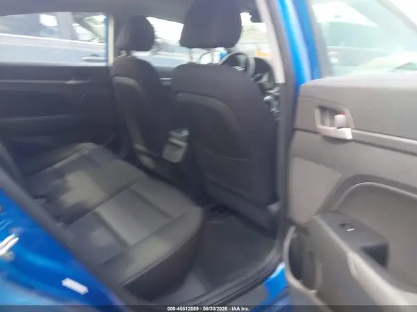 KMHD84LF0HU327063 2017 HYUNDAI ELANTRA - Image 8