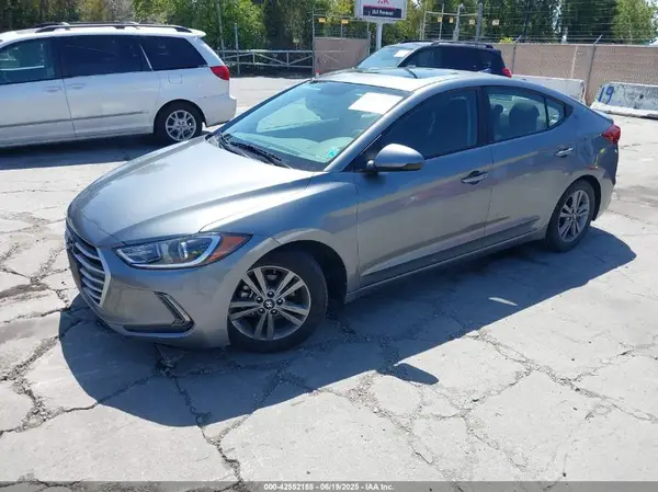 KMHD84LF0HU327211 2017 HYUNDAI ELANTRA - Image 2