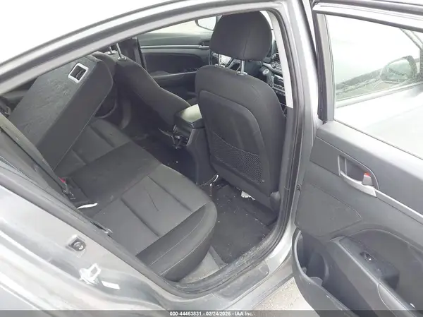 KMHD84LF0HU354599 2017 HYUNDAI ELANTRA - Image 8