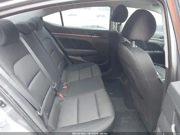 KMHD84LF0HU361620 2017 HYUNDAI ELANTRA - Image 8