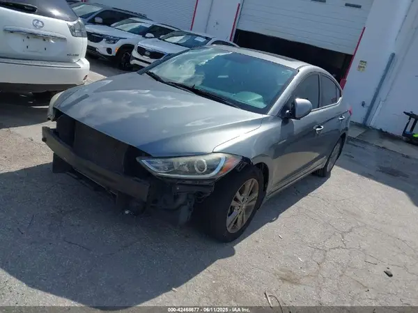 KMHD84LF0HU368843 2017 HYUNDAI ELANTRA - Image 2