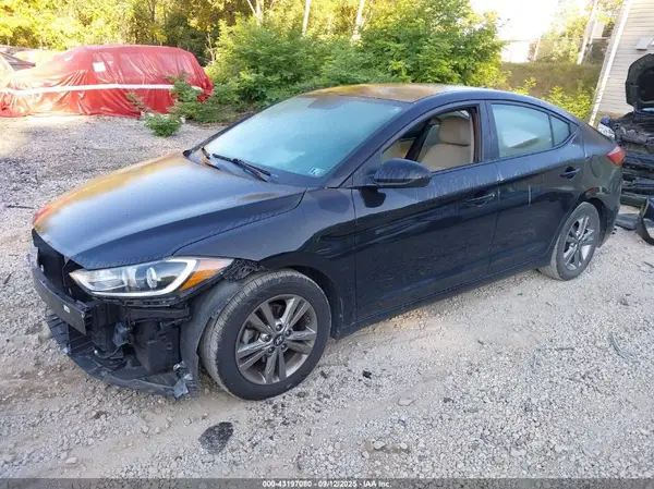 KMHD84LF0HU381057 2017 HYUNDAI ELANTRA - Image 2