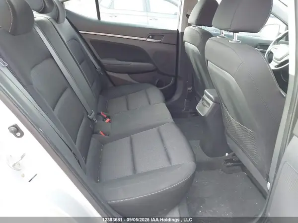 KMHD84LF0HU390082 2017 HYUNDAI ELANTRA - Image 8