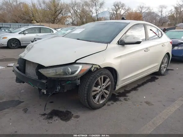 KMHD84LF0HU396139 2017 HYUNDAI ELANTRA - Image 2