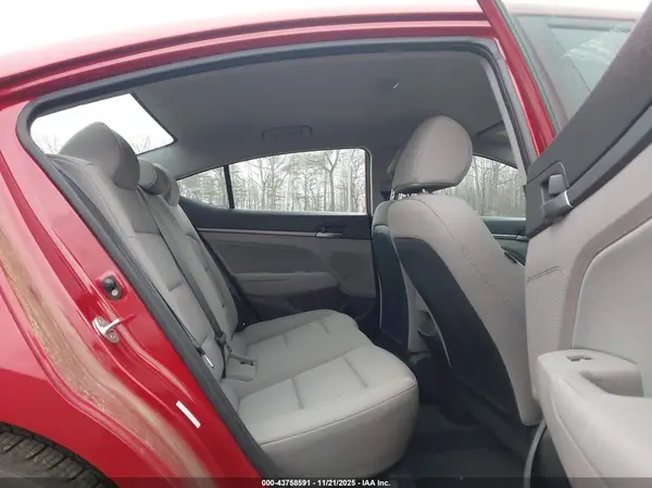 KMHD84LF0HU405695 2017 HYUNDAI ELANTRA - Image 8