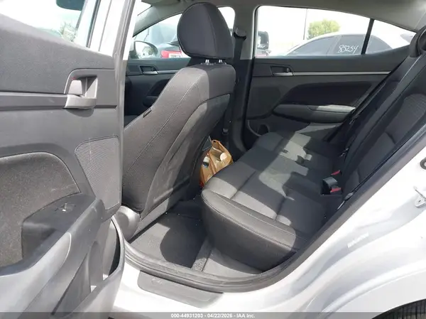 KMHD84LF0HU415630 2017 HYUNDAI ELANTRA - Image 8